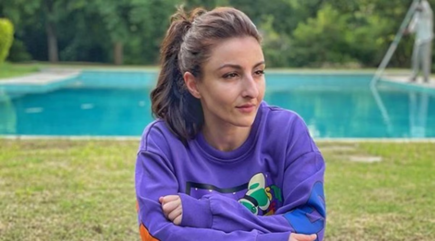 Soha Ali Khan aces core workout with a twist; check it out